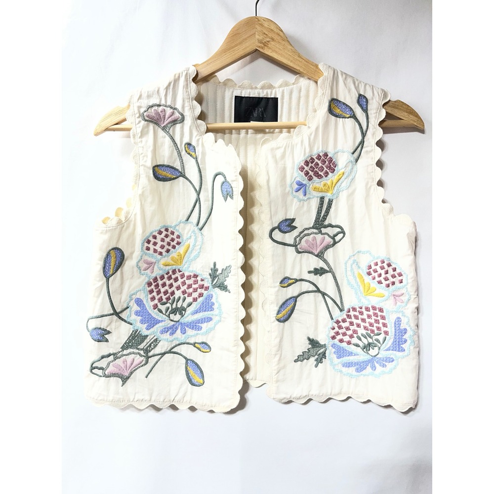Zara Kids Girls Floral Embroidered Quilted Vest Scalloped Trim Cream 12-13 Years